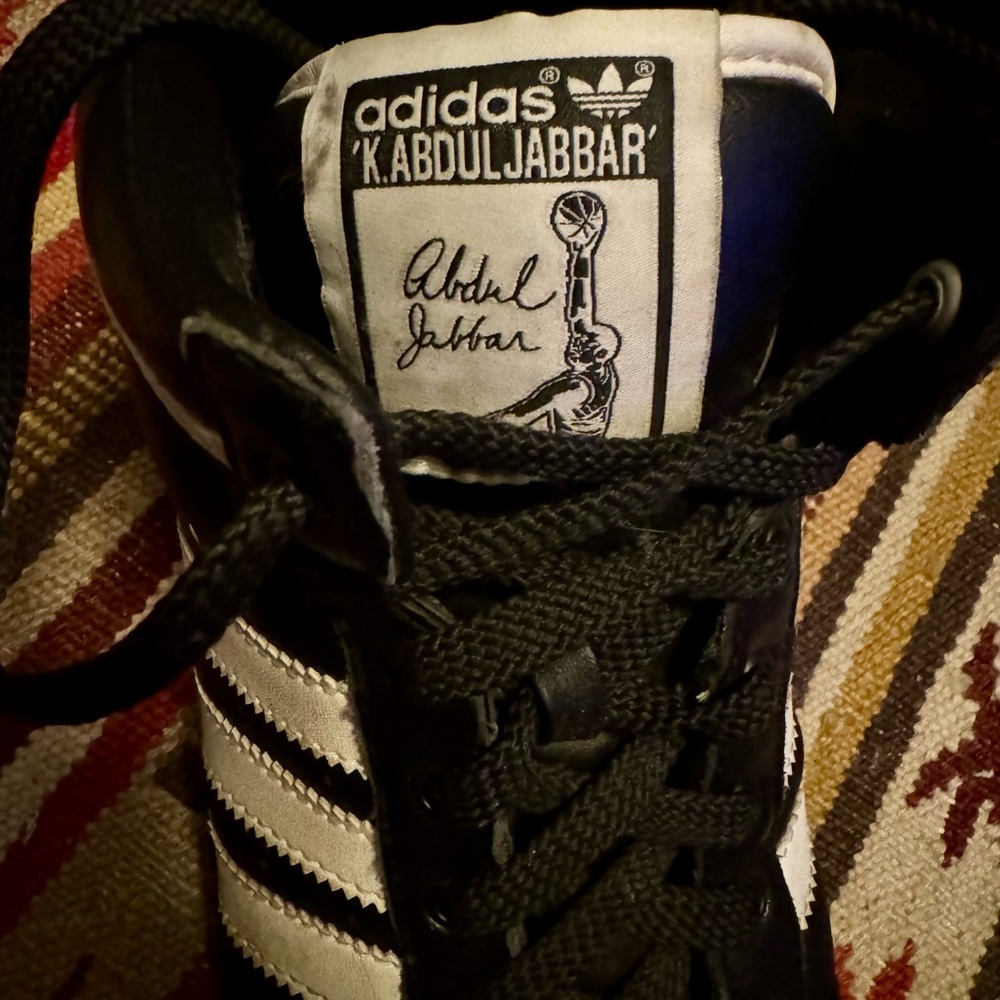 Kareem Abdul Jabbar Hightop Adidas Mens Size 8.5 Black/White Sneakers...